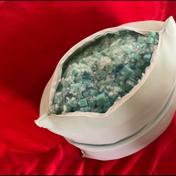 “Standard Fiber” Brand - Set of 2 Brand New Pillows  NWT - Picture 9 of 10